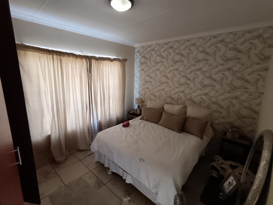 2 Bedroom Property for Sale in Waterval East North West